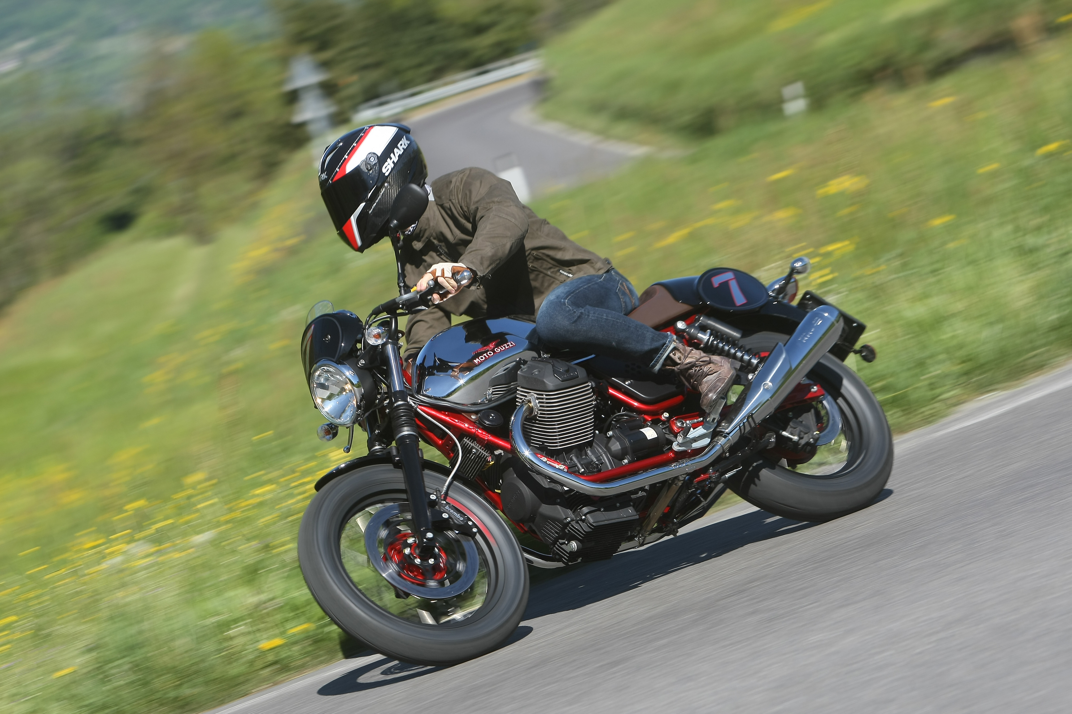 2014 moto guzzi v7 racer review