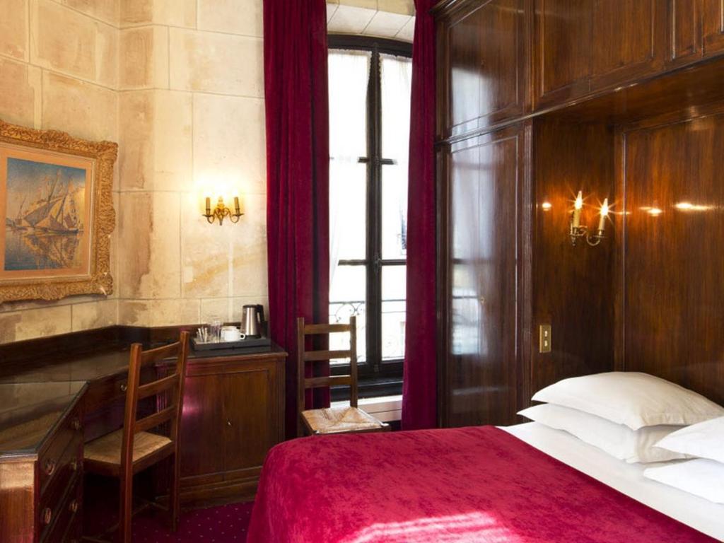 hotel st merry paris review