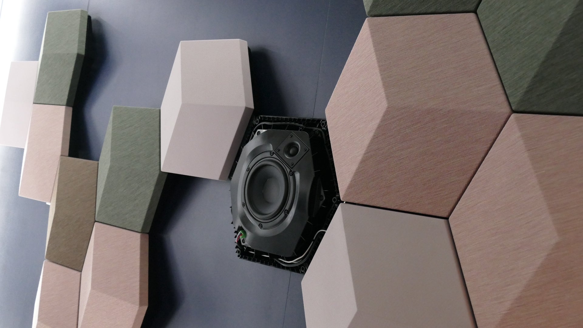 bang and olufsen h3 review